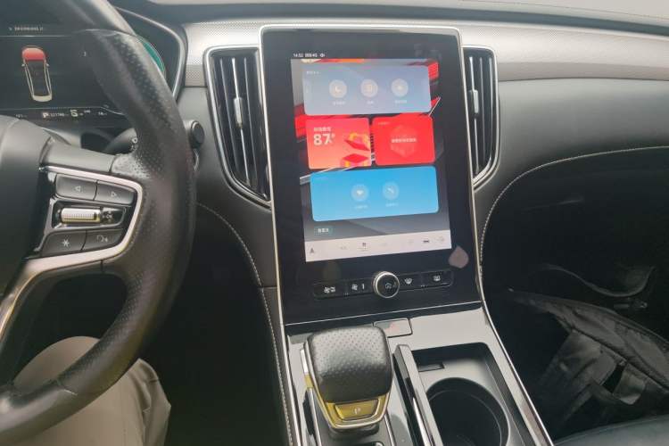 Used Roewe i6 MAX New Energy 2020 1.5T PHEV Cool & Stylish Skyroof Edition Audio And AC Panel