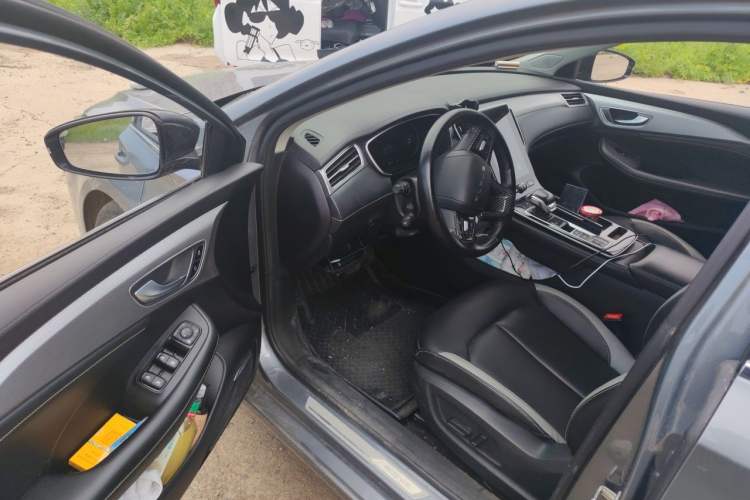 Used Roewe i6 MAX New Energy 2020 1.5T PHEV Cool & Stylish Skyroof Edition Driver Seat