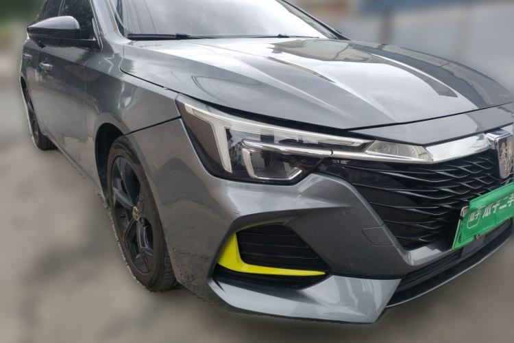 Used Roewe i6 MAX New Energy 2020 1.5T PHEV Sporty Cool Edition Front Right 45 Deg