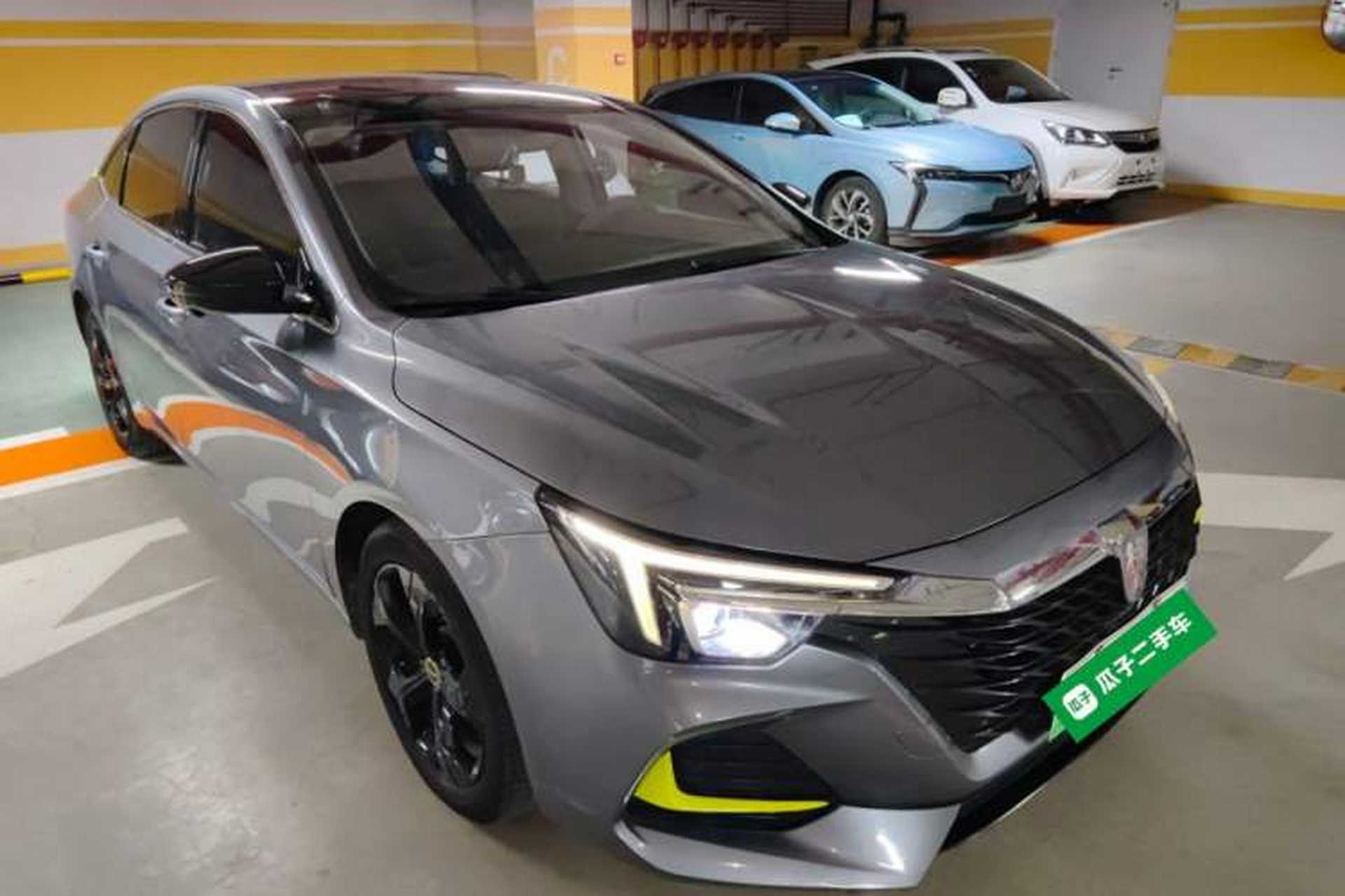 Used Roewe i6 MAX New Energy 2020 1.5T PHEV Cool & Stylish Skyroof Edition Front Right 45 Deg
