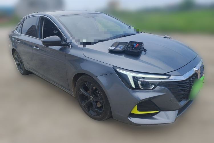 Used Roewe i6 MAX New Energy 2020 1.5T PHEV Cool & Stylish Skyroof Edition Front Right 45 Deg