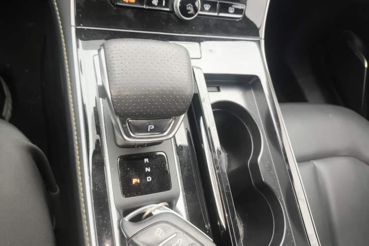 Used Roewe i6 MAX New Energy 2020 1.5T PHEV Sporty Cool Edition Gear Lever