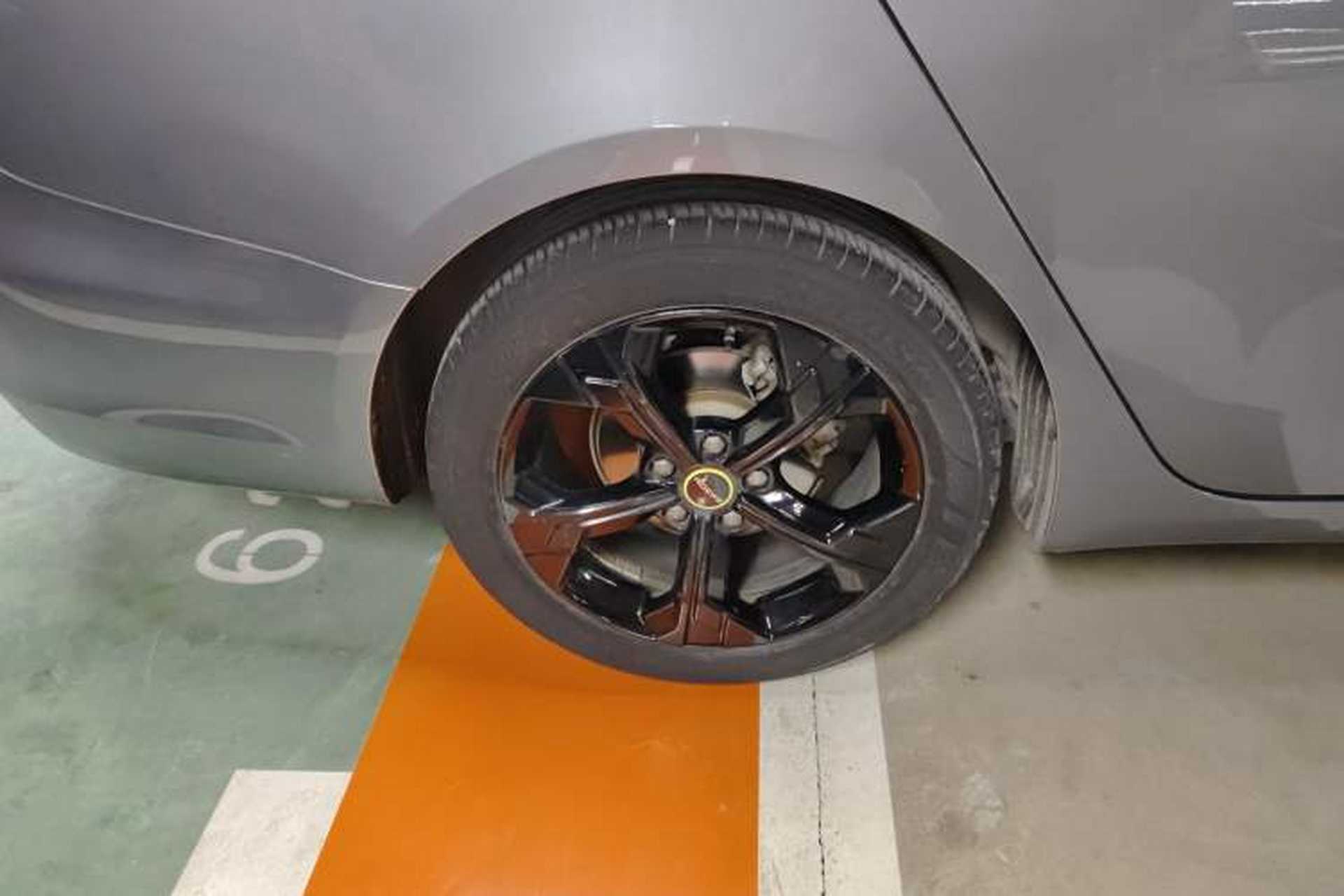 Used Roewe i6 MAX New Energy 2020 1.5T PHEV Cool & Stylish Skyroof Edition Right Rear Wheel Hub