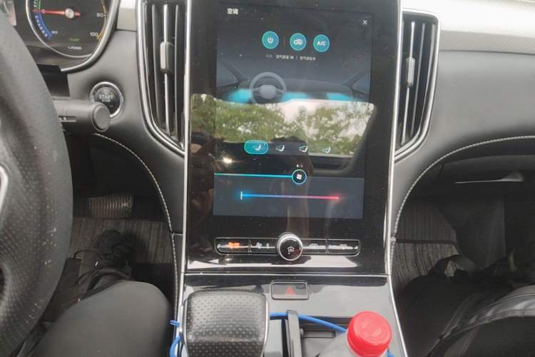 Used Roewe i6 MAX New Energy 2020 1.5T PHEV Sporty Cool Edition Audio And AC Panel