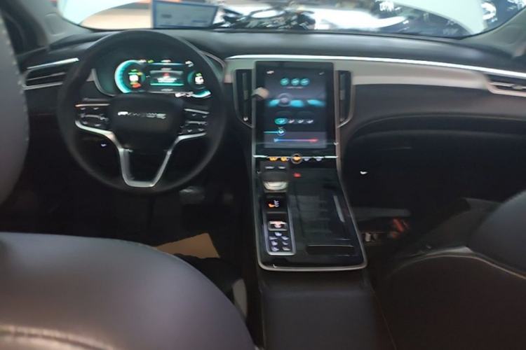 Used Roewe i6 MAX New Energy 2020 1.5T PHEV Cool & Stylish Skyroof Edition Center Console