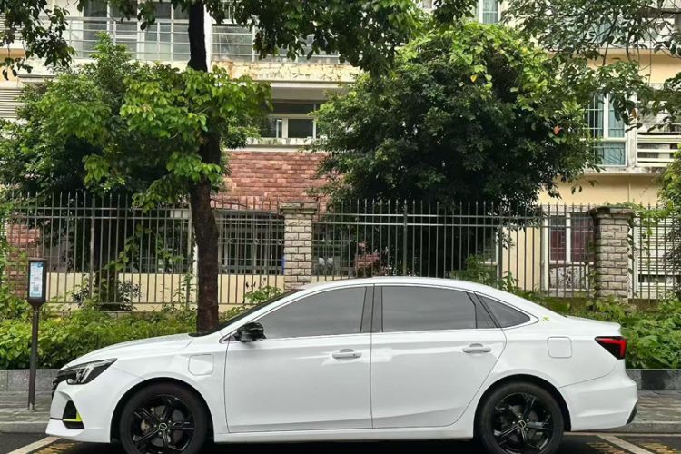 Used Roewe i6 MAX New Energy 2020 1.5T PHEV Sporty Cool Edition Exterior 2