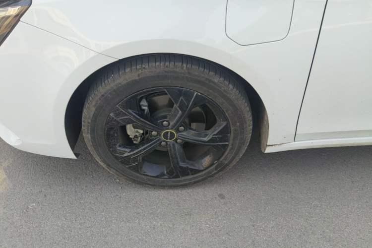Used Roewe i6 MAX New Energy 2020 1.5T PHEV Sporty Cool Edition Exterior 4