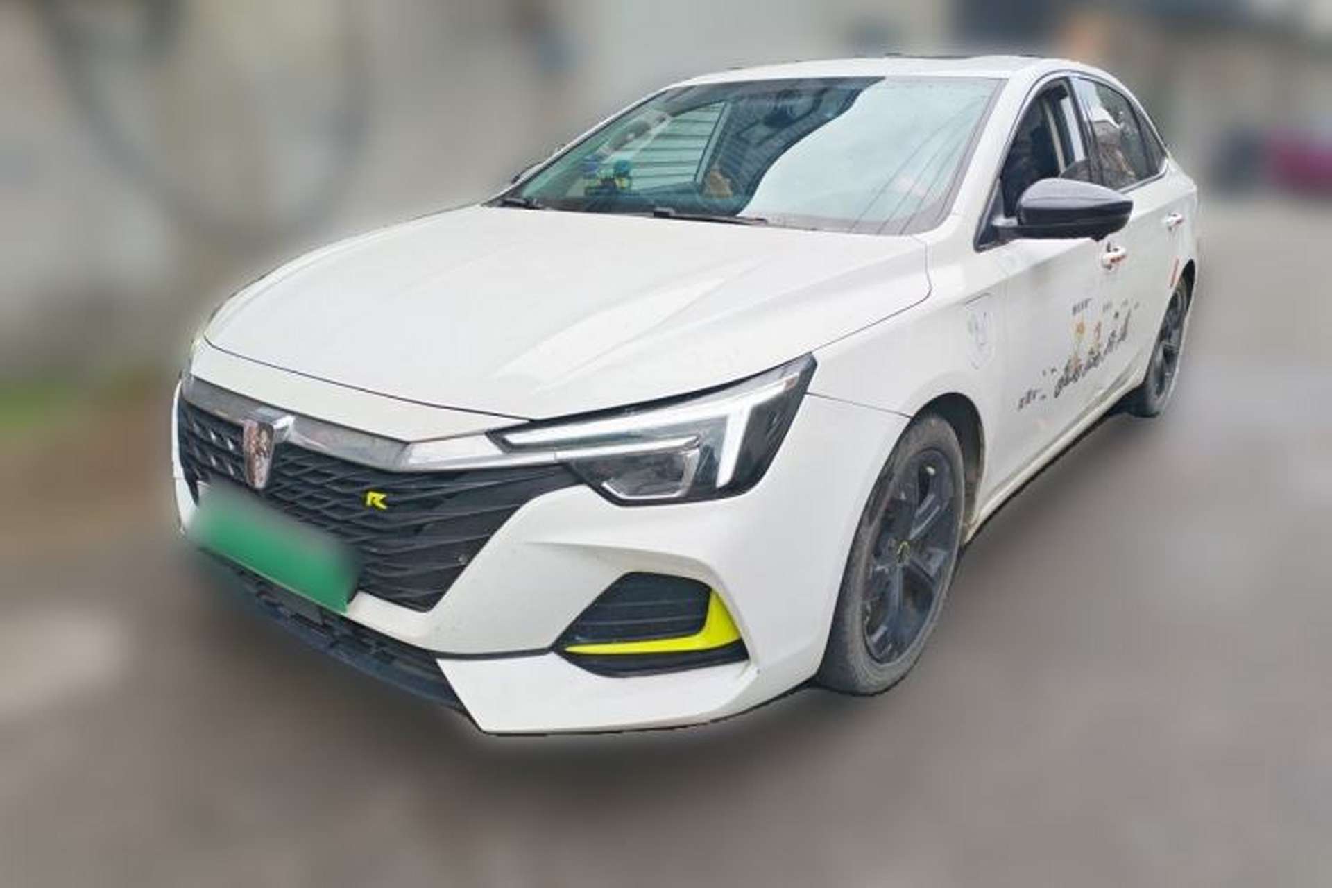 Used Roewe i6 MAX New Energy 2020 1.5T PHEV Sporty Cool Edition Front Left 45 Deg