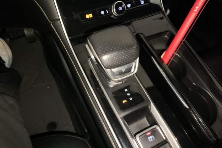 Used Roewe i6 MAX New Energy 2020 1.5T PHEV Cool & Stylish Skyroof Edition Gear Lever