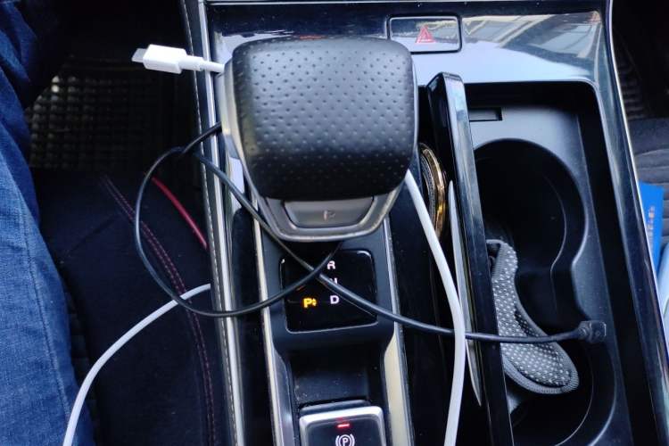 Used Roewe i6 MAX New Energy 2020 1.5T PHEV Sporty Cool Edition Gear Lever