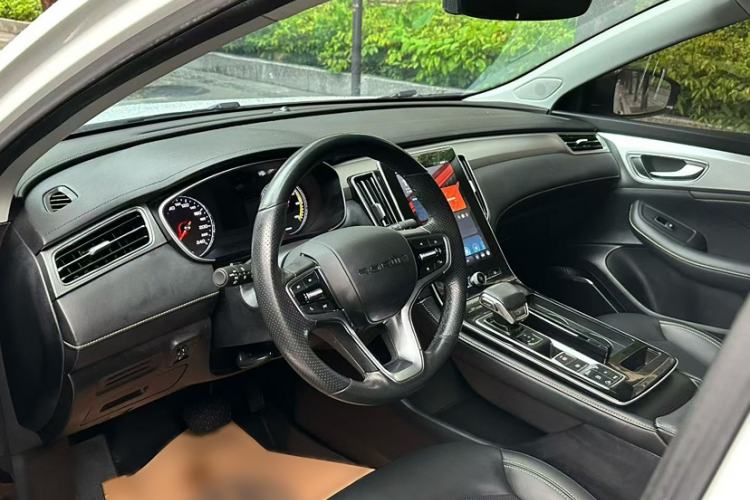 Used Roewe i6 MAX New Energy 2020 1.5T PHEV Sporty Cool Edition Interior 2