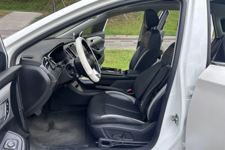 Used Roewe i6 MAX New Energy 2020 1.5T PHEV Cool & Stylish Skyroof Edition Interior 3