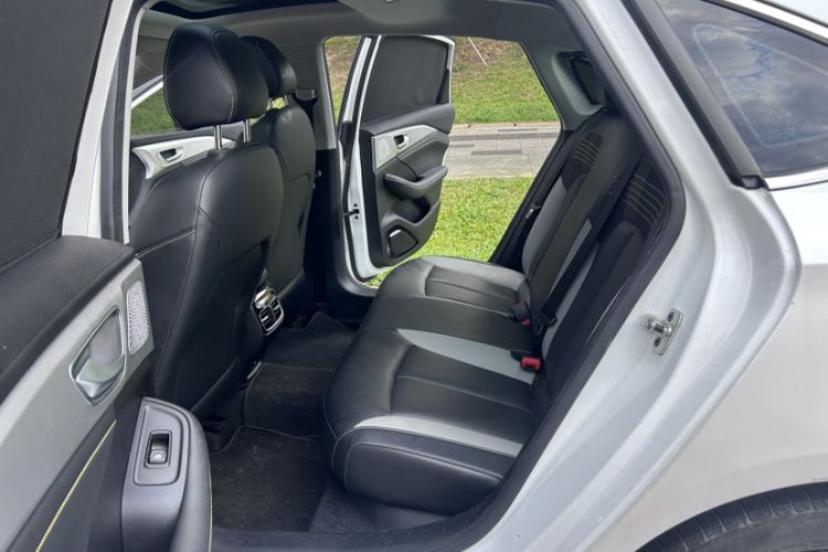 Used Roewe i6 MAX New Energy 2020 1.5T PHEV Cool & Stylish Skyroof Edition Interior 4