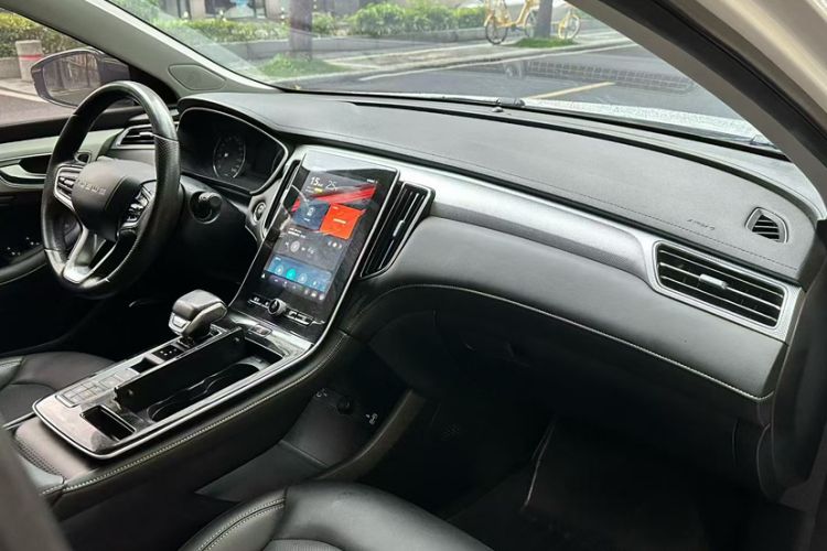 Used Roewe i6 MAX New Energy 2020 1.5T PHEV Sporty Cool Edition Interior 4