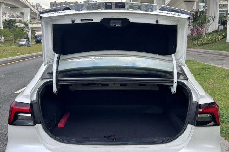 Used Roewe i6 MAX New Energy 2020 1.5T PHEV Cool & Stylish Skyroof Edition Interior 5
