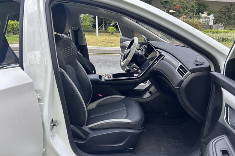 Used Roewe i6 MAX New Energy 2020 1.5T PHEV Cool & Stylish Skyroof Edition Interior 8