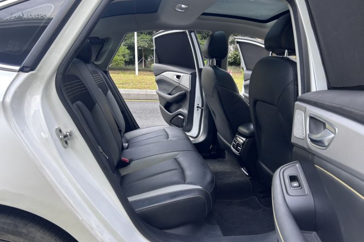 Used Roewe i6 MAX New Energy 2020 1.5T PHEV Cool & Stylish Skyroof Edition Interior 9