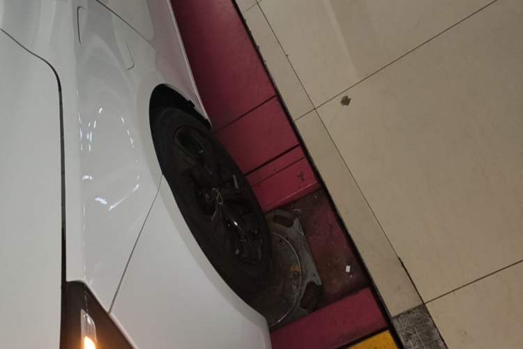 Used Roewe i6 MAX New Energy 2020 1.5T PHEV Cool & Stylish Skyroof Edition Left Front Wheel Hub