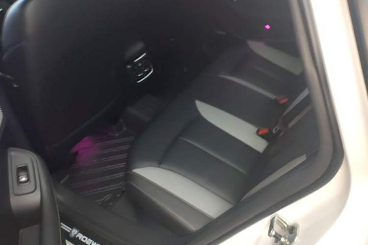 Used Roewe i6 MAX New Energy 2020 1.5T PHEV Cool & Stylish Skyroof Edition Left Rear Seat