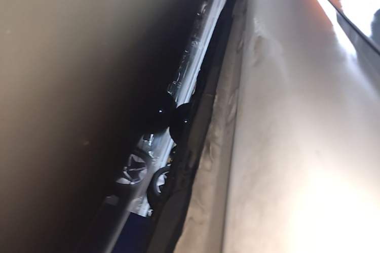 Used Roewe i6 MAX New Energy 2020 1.5T PHEV Cool & Stylish Skyroof Edition Left Side Sill