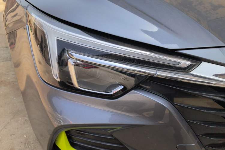 Used Roewe i6 MAX New Energy 2020 1.5T PHEV Cool & Stylish Skyroof Edition Right Front Headlight