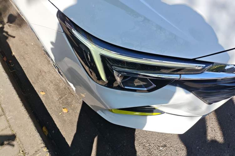 Used Roewe i6 MAX New Energy 2020 1.5T PHEV Cool & Stylish Skyroof Edition Right Front Headlight