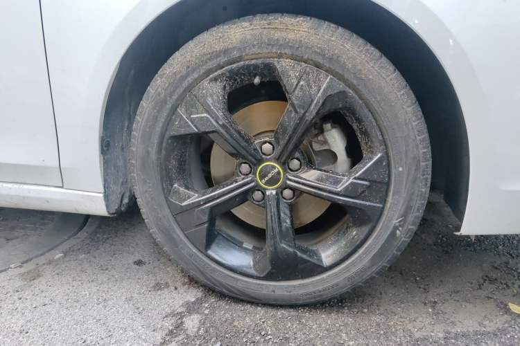 Used Roewe i6 MAX New Energy 2020 1.5T PHEV Sporty Cool Edition Right Front Wheel Hub