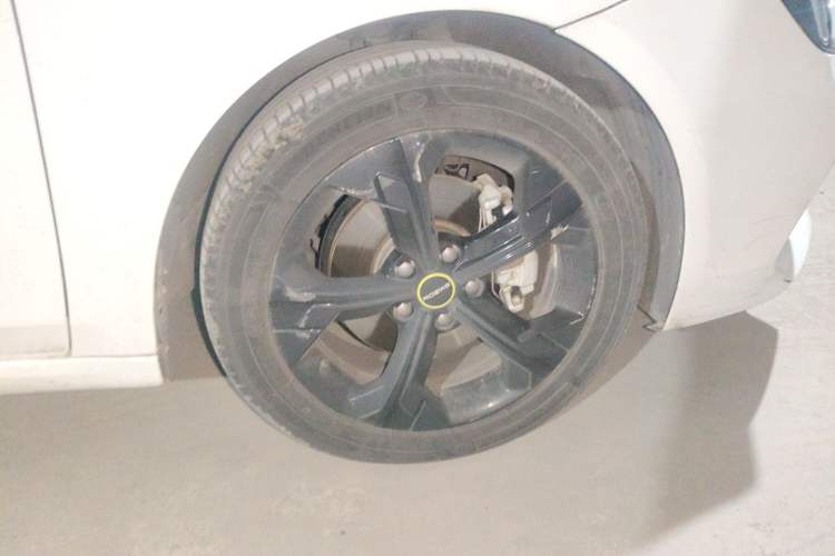 Used Roewe i6 MAX New Energy 2020 1.5T PHEV Sporty Cool Edition Right Front Wheel Hub