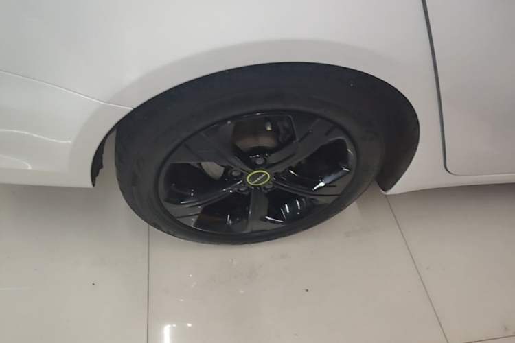 Used Roewe i6 MAX New Energy 2020 1.5T PHEV Cool & Stylish Skyroof Edition Right Rear Wheel Hub