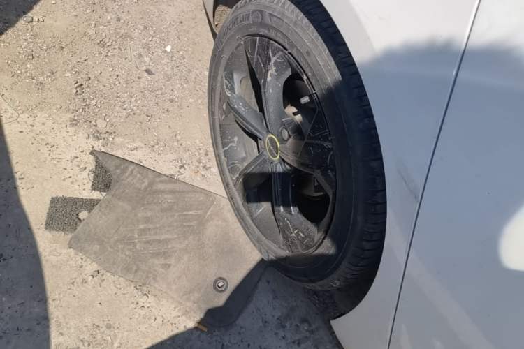Used Roewe i6 MAX New Energy 2020 1.5T PHEV Sporty Cool Edition Right Rear Wheel Hub