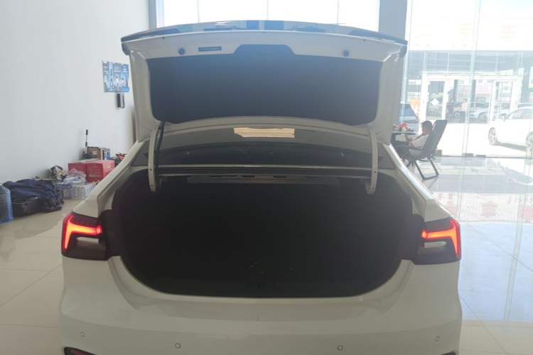 Used Roewe i6 MAX New Energy 2020 1.5T PHEV Sporty Cool Edition Trunk