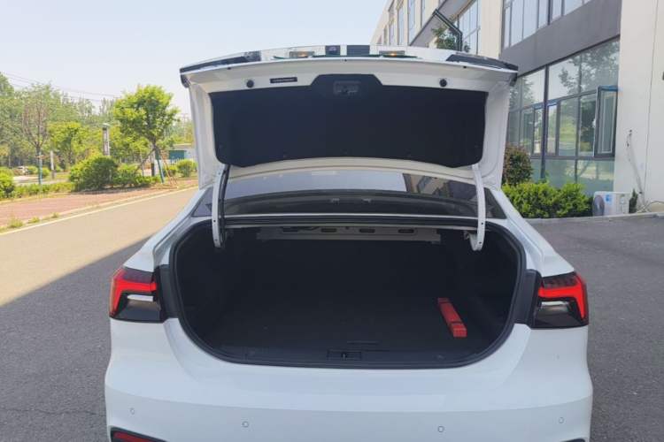 Used Roewe i6 MAX New Energy 2020 1.5T PHEV Sporty Cool Edition Trunk