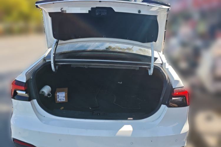 Used Roewe i6 MAX New Energy 2020 1.5T PHEV Cool & Stylish Skyroof Edition Trunk
