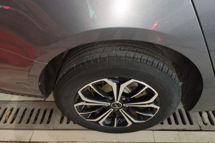 Used Roewe i6 MAX New Energy 2021 EV 500 Skyroof Deluxe Edition Exterior 8