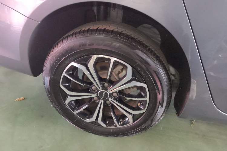 Used Roewe i6 MAX New Energy 2021 EV 500 Skyroof Deluxe Edition Exterior 8