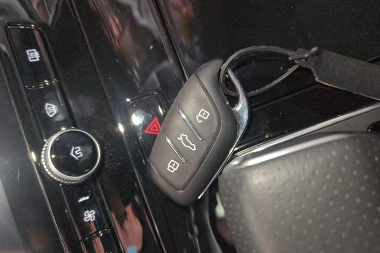 Used Roewe i6 MAX New Energy 2021 EV 500 Skyroof Deluxe Edition Interior 1