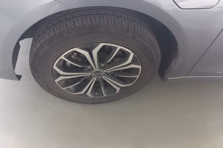 Used Roewe i6 MAX New Energy 2021 EV 500 Skyroof Deluxe Edition Left Front Wheel Hub