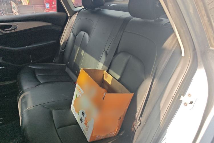 Used Roewe i6 MAX New Energy 2021 1.5T PHEV Online Ride-Hailing Luxury Edition Left Rear Seat