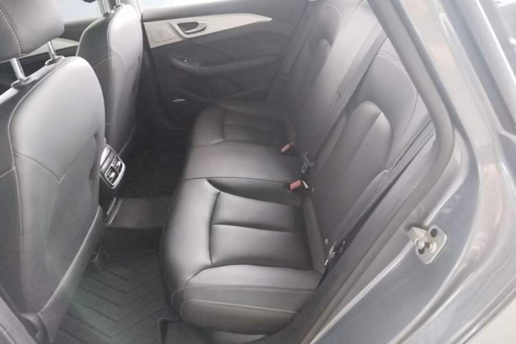Used Roewe i6 MAX New Energy 2021 1.5T PHEV Online Ride-Hailing Luxury Edition Left Rear Seat