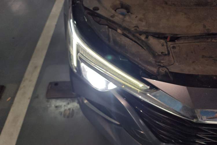 Used Roewe i6 MAX New Energy 2021 EV 500 Skyroof Deluxe Edition Right Front Headlight