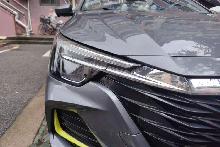 Used Roewe i6 MAX New Energy 2021 EV 500 Skyroof Flagship Edition Right Front Headlight