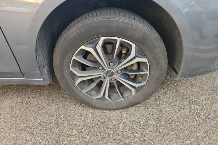 Used Roewe i6 MAX New Energy 2021 EV 500 Skyroof Deluxe Edition Right Front Wheel Hub