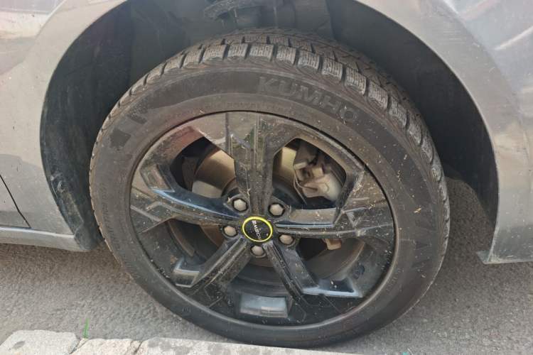 Used Roewe i6 MAX New Energy 2021 EV 500 Skyroof Flagship Edition Right Front Wheel Hub