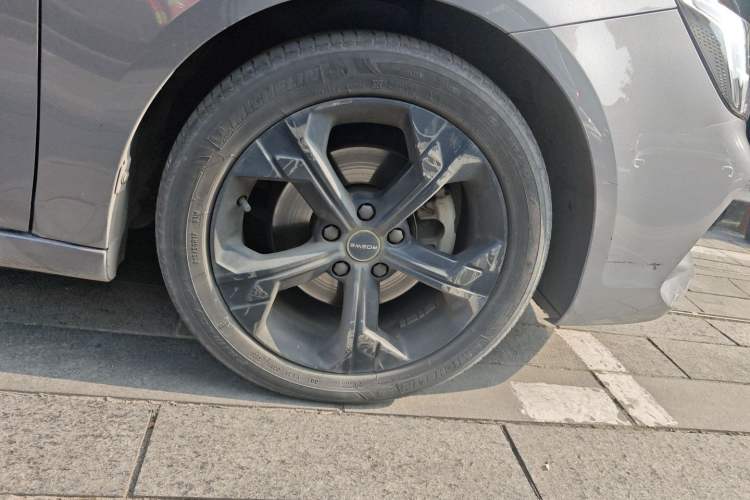 Used Roewe i6 MAX New Energy 2021 1.5T PHEV Online Ride-Hailing Luxury Edition Right Front Wheel Hub