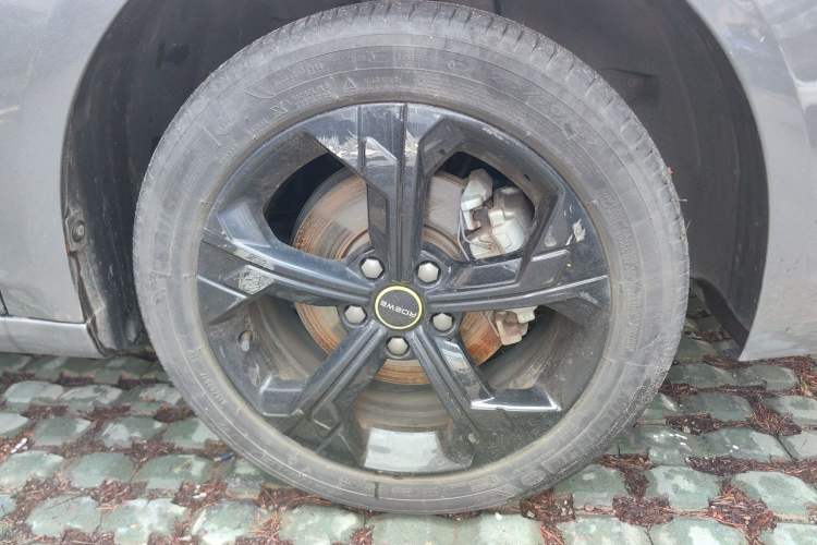 Used Roewe i6 MAX New Energy 2021 EV 500 Skyroof Flagship Edition Right Front Wheel Hub