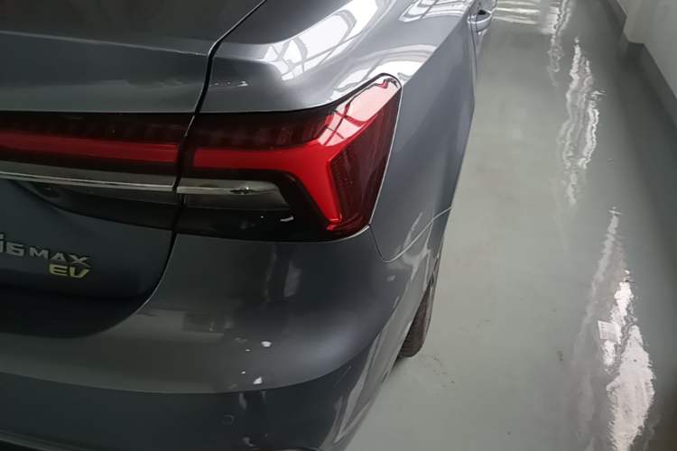 Used Roewe i6 MAX New Energy 2021 EV 500 Skyroof Deluxe Edition Right Rear Taillight