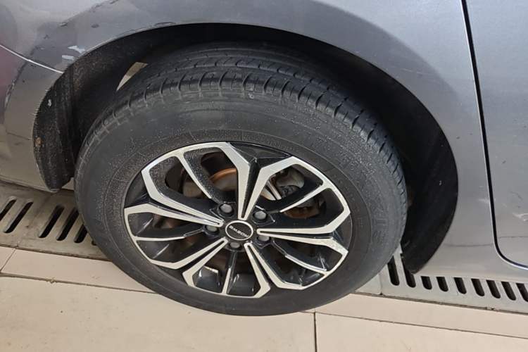 Used Roewe i6 MAX New Energy 2021 EV 500 Skyroof Deluxe Edition Right Rear Wheel Hub