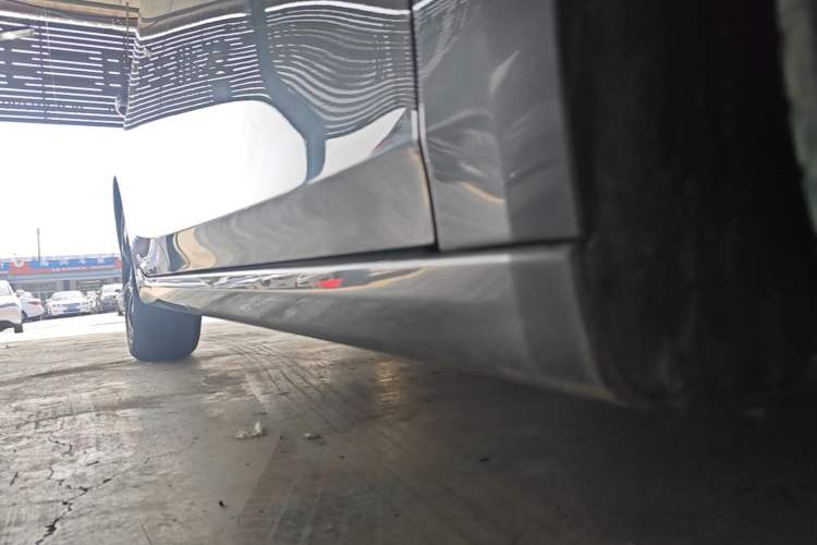 Used Roewe i6 MAX New Energy 2021 1.5T PHEV Online Ride-Hailing Luxury Edition Right Side Sill