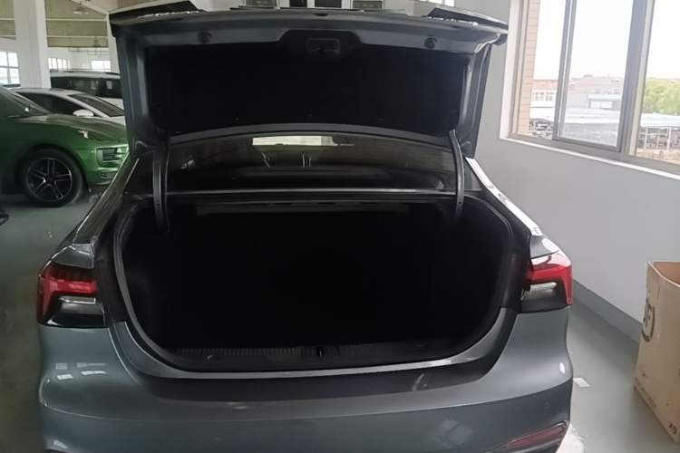 Used Roewe i6 MAX New Energy 2021 EV 500 Skyroof Deluxe Edition Trunk