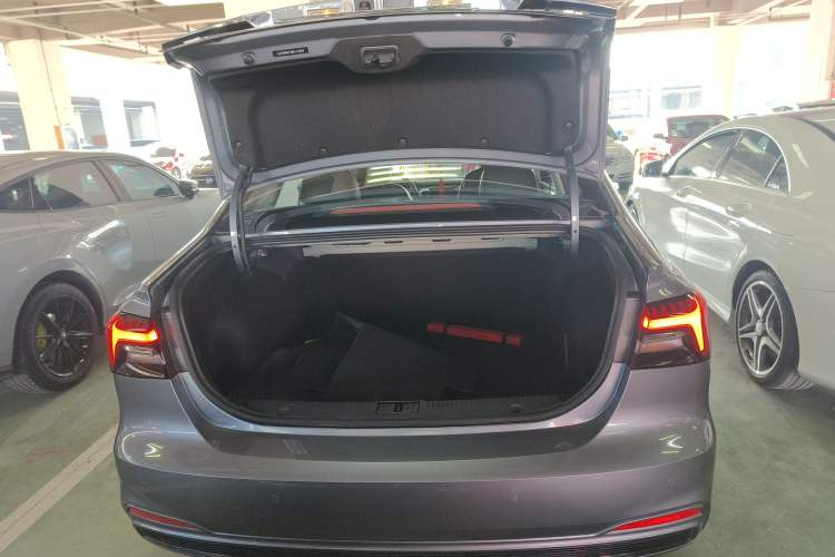 Used Roewe i6 MAX New Energy 2021 EV 500 Skyroof Deluxe Edition Trunk
